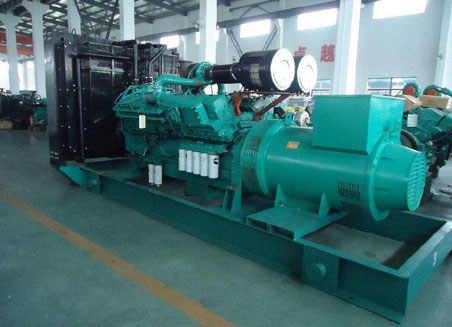 防城800kw康明斯柴油发电机组